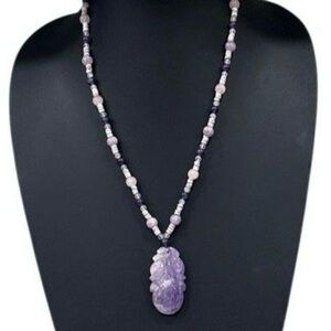 Vtg Beaded Lavender Jade Pendant Necklace 22" Pink
Carved Gemstone Amethyst